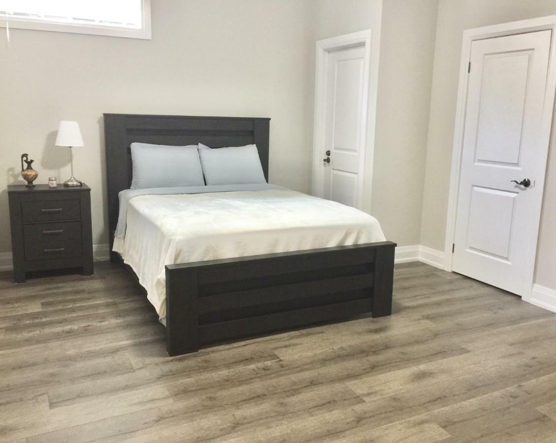 Charming, Comfortable Bsmt Apartment In Pickering Exteriör bild